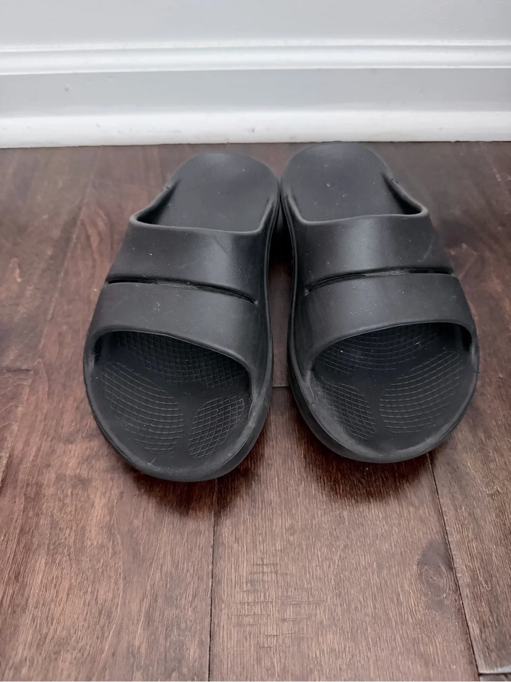 OOFOS OOahh Recovery Slides Sandals Mens Size 8 Black Slip On Comfort Casual